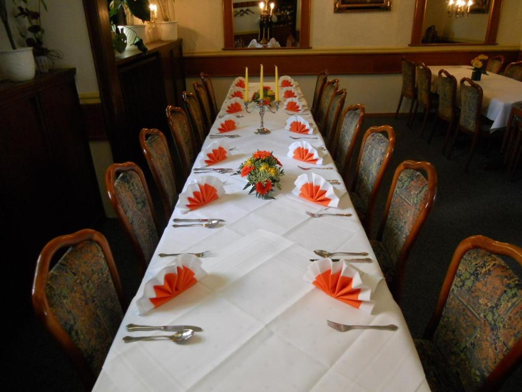 Hotel Restaurant Zur Post ヴッパータール エクステリア 写真